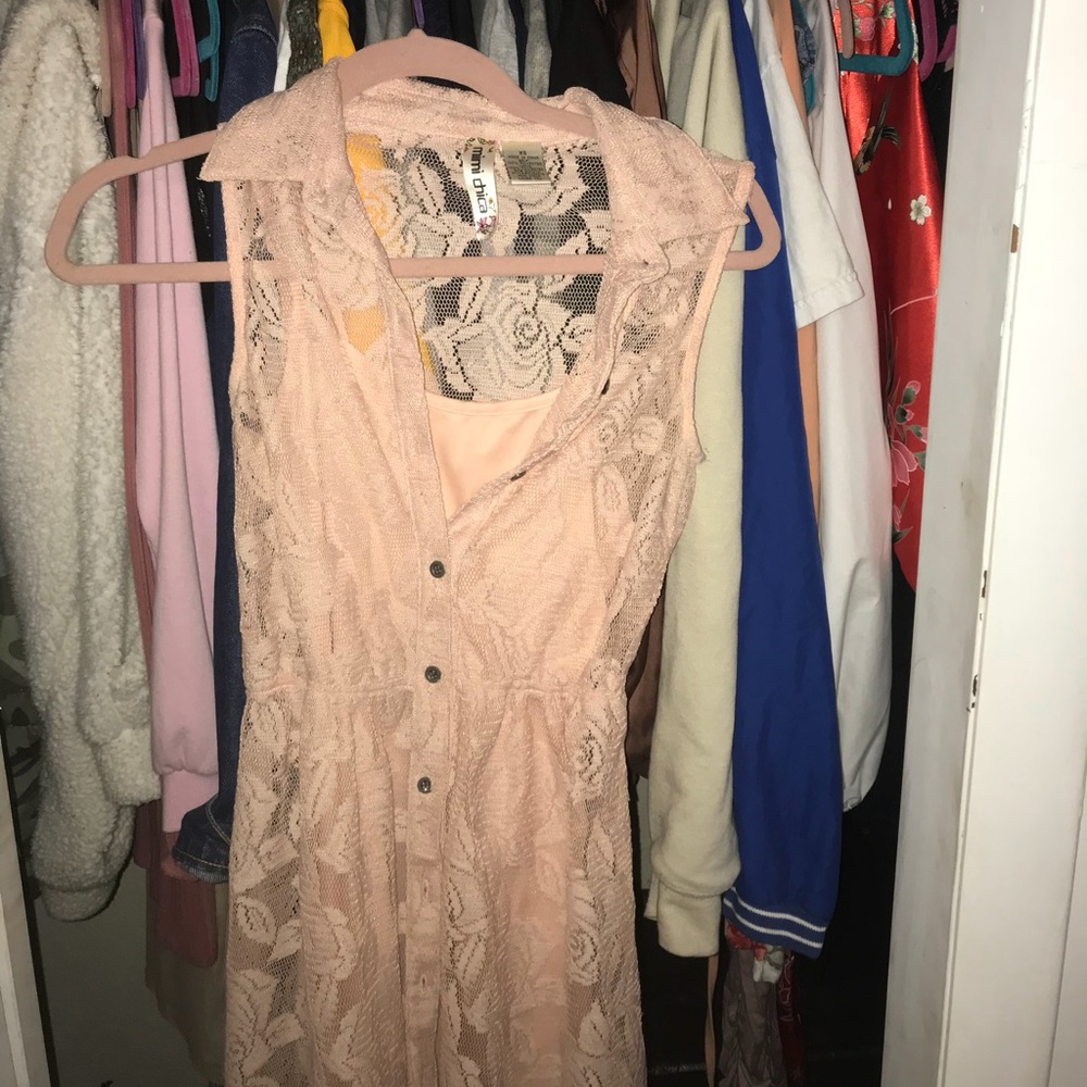 Cute tan lace dress👗